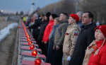 Набережную Северной Двины в Архангельске осветили 1418 свечей в память о каждом дне Великой Отечественной войны